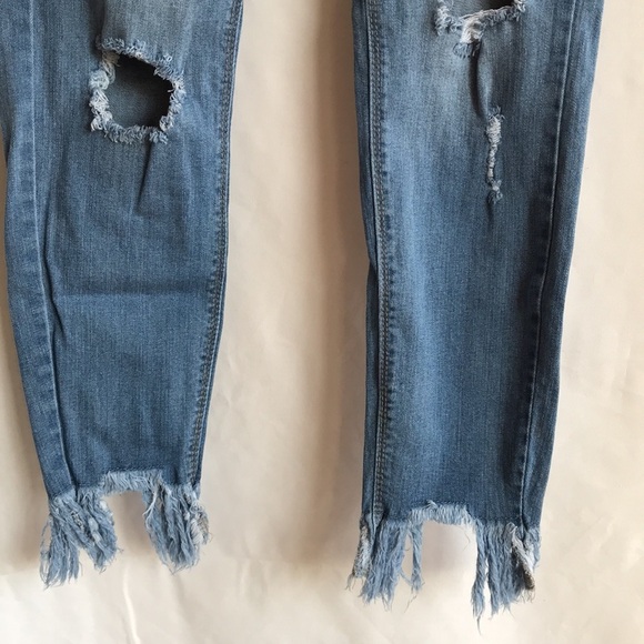 Forever 21 deconstructed distressed push up jeans - Picture 4 of 9